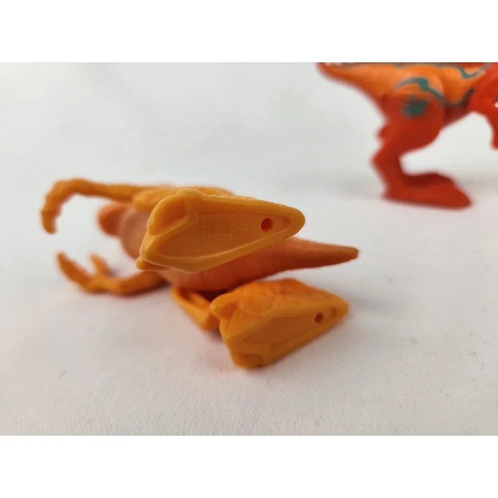 Hasbro Playskool Jurassic World Velociraptor Dinosaur Chomp Stomp‎ Dilophosaurus